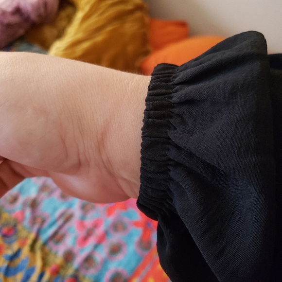 BOOHOO Bell Sleeve Cropped Tie Up Blouse - Picture 5 of 7